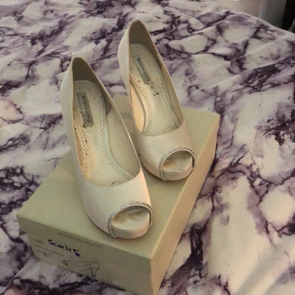 Cream Benjamin Adams shoes size 8 - Picture 2 of 4